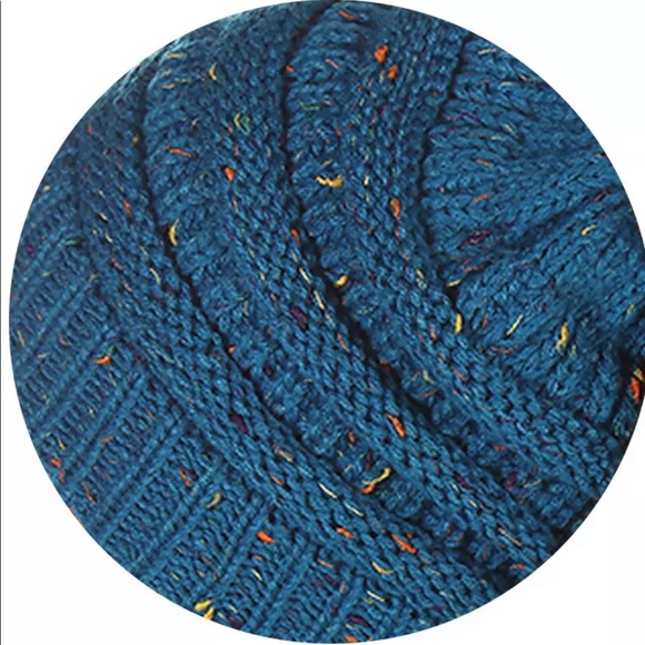 ✨25 ASSORTED COLORS!! Ponytail Chunky Knit Beanie✨ - Picture 10 of 16